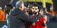 Pelo Egito, Salah isolou cobrança de pênalti contra o Senegal 
