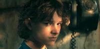 Finney Shaw, um garoto de 13 anos, é sequestrado por um serial killer no thriller de terror