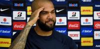 Defesa de Daniel Alves deve mudar estratégia em novo depoimento