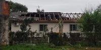 Casa em Canoas atingida por temporal 