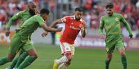 Wanderson foi titular contra o Dourado no Beira-Rio