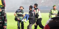 Tragédia deixou mais de 100 mortos em estádio na Indonésia