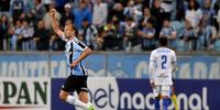 Lucas Leiva novamente marcou um gol pelo Grêmio