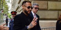 Neymar na Espanha antes de julgamento