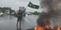 Caminhoneiros bloqueiam estradas no Brasil