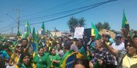 Manifestantes protestam em Uruguaiana