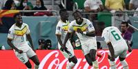 Senegal vence o Catar por 3 a 1, mantém as chances de classificação e elimina arábes