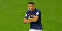 Mbappé marcou duas vezes e assumiu a artilharia da Copa do Mundo