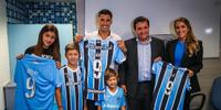 Suárez reitera influência dos filhos na escolha pelo Grêmio: 