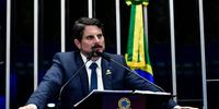 Senador Marcos do Val diz que Bolsonaro pressionou por golpe e que vai renunciar