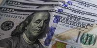 Dólar cai para R$ 5,22, mas sobe 1,49% na semana