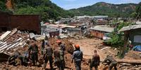 Equipes de resgate seguem na busca por sobreviventes do Temporal