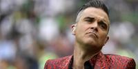 Robbie Williams critica artistas que não foram na Copa do Mundo